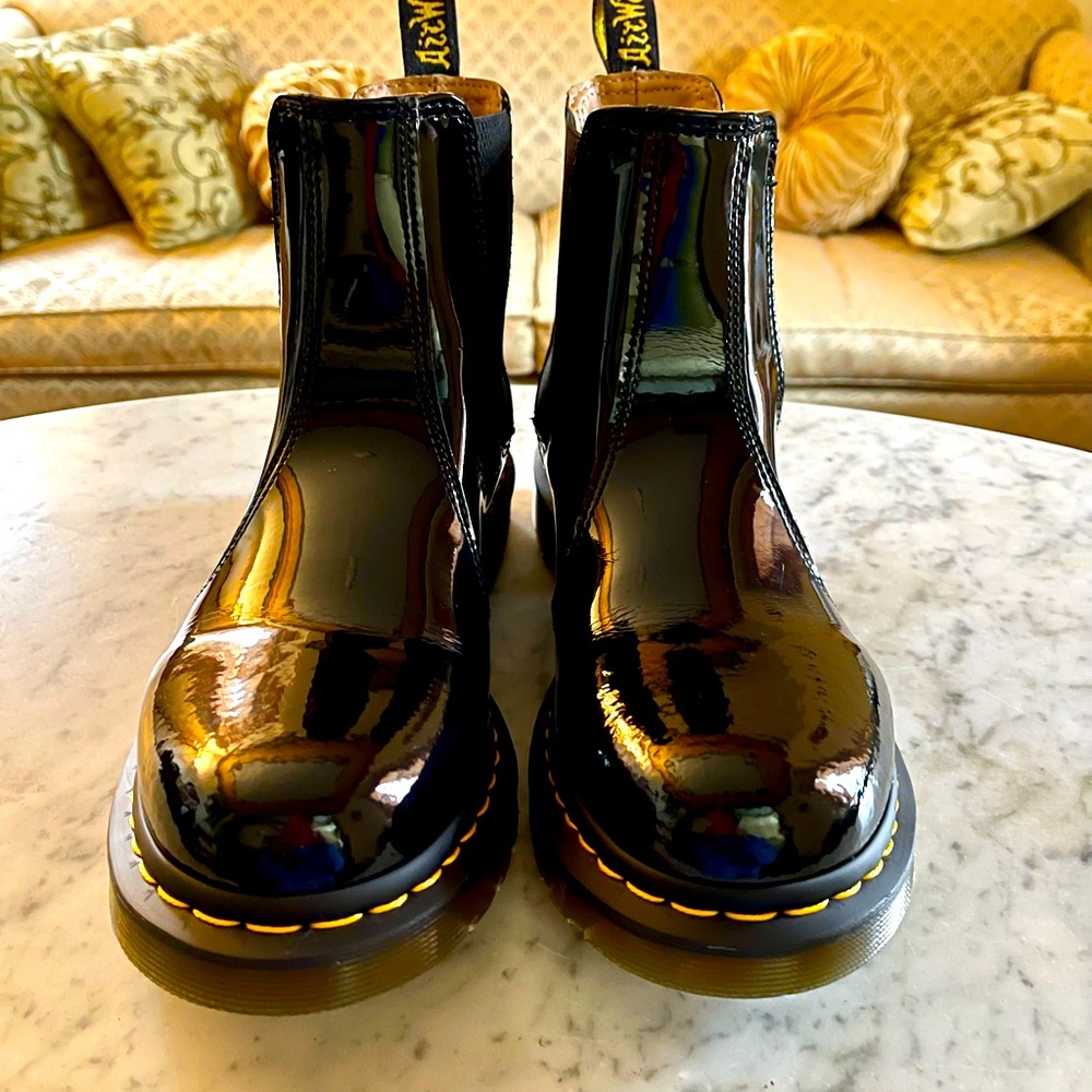 Dr. Martens Patent Lamper Leather Chelsea Boots 2976 Shiny Black LIKE NEW